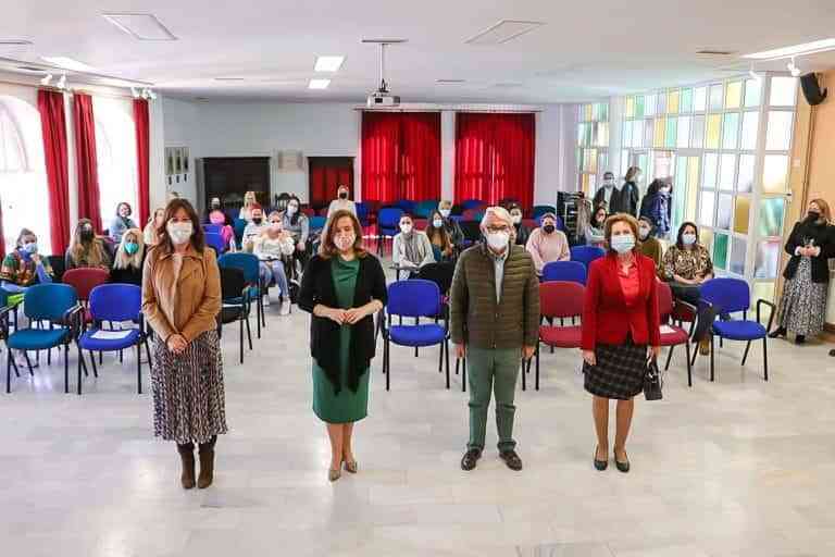 Jacinta Monroy pone todos los recursos de apoyo posibles a disposición de las mujeres del programa ‘Puentes hacia el empleo’