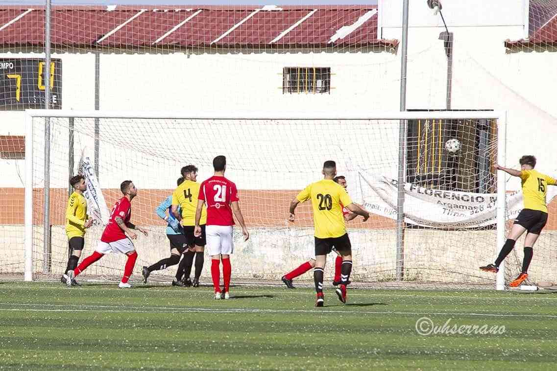 Calatrava y At. Puertollano empatan un derbi con todos sus ingredientes