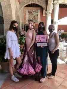 La diseñadora Marta Villa Ruiz deslumbra en la cuna de la moda flamenca