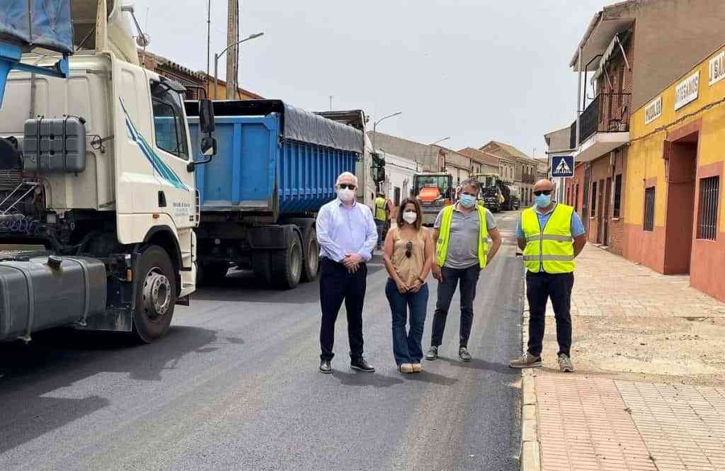 caminos scaled e1624324356267 - El Gobierno de Castilla-La Mancha invierte 108.000 euros en la travesía de Cabezarados y en los caminos de servicio de la variante de Abenójar