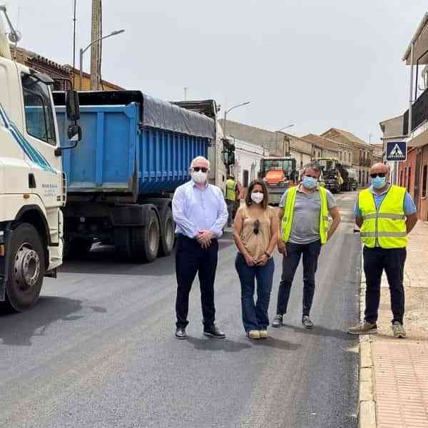 El Gobierno de Castilla-La Mancha invierte 108.000 euros en la travesía de Cabezarados y en los caminos de servicio de la variante de Abenójar