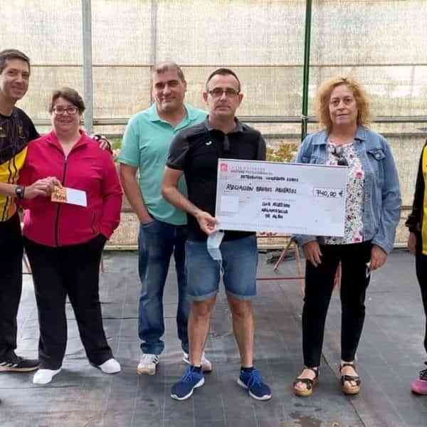 El Club de Atletismo entrega 740 euros recogidos en la II Carrera Virtual Solidaria de Argamasilla de Alba