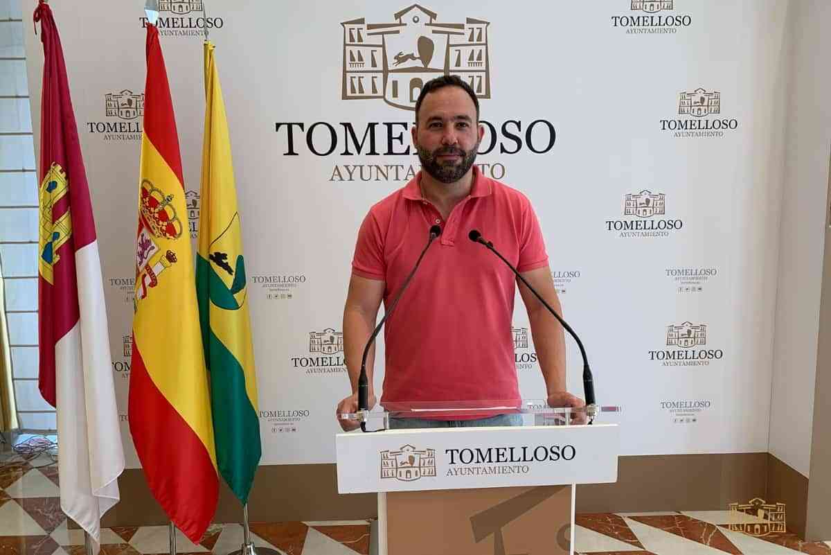 La “mejora urgente” de los caminos agrícolas de Tomelloso pide el grupo municipal del PP 1 javier navarro pp tomelloso acondicionar caminos rurales - La “mejora urgente” de los caminos agrícolas de Tomelloso pide el grupo municipal del PP