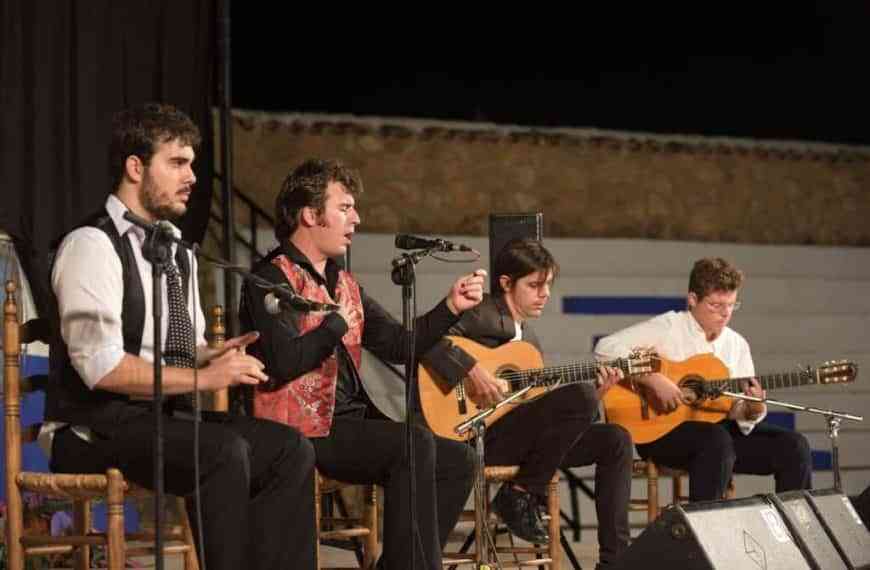 Israel Fernández despliega todo el poderío de su voz en el Festival Flamenco “Cueva de Medrano” de Argamasilla de Alba
