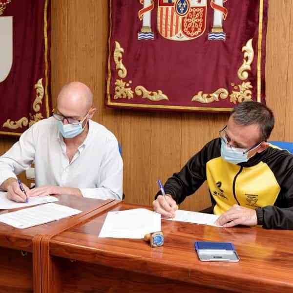 Firmado el convenio de colaboración entre el Ayuntamiento y el Club de Atletismo Argamasilla