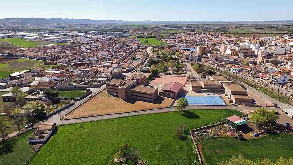Panoramica aerea de Argamasilla de Calatrava - El Ayuntamiento da la enhorabuena a los colegios rabaneros por sus respectivos premios en el ‘Active Hacking’ regional
