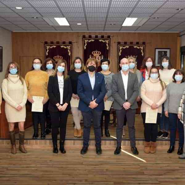 Ocho alumnas-trabajadoras finalizaron el Programa RECUAL en “Atención sociosanitaria a personas dependientes en instituciones sociales”