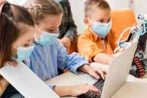 300 docentes celebran una acción formativa online en la que compartirán experiencias innovadoras de 59 centros educativos de Castilla-La Mancha