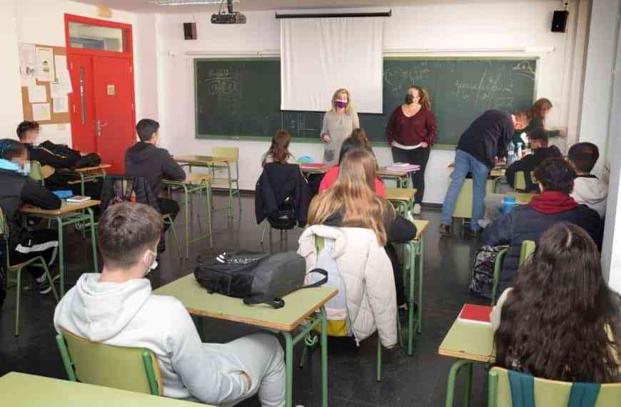 El Centro de la Mujer llevó adelante dos charlas sobre explotación sexual en IES Vicente Cano