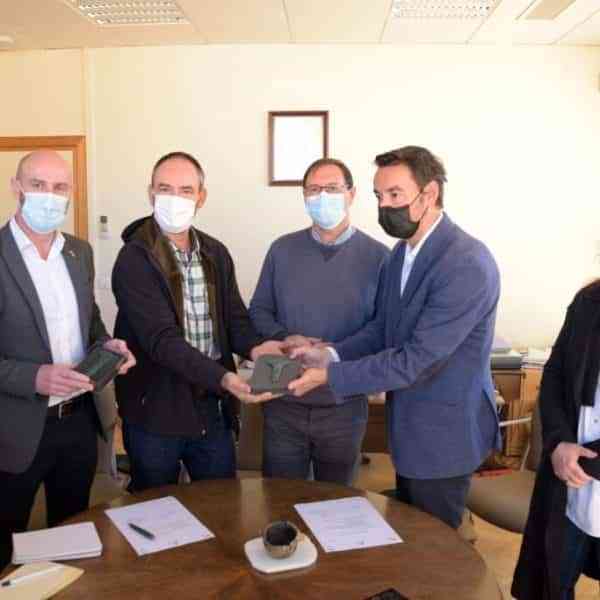 Argamasilla de Alba entrega al Museo de Ciudad Real una alabarda de hace 4.000 años