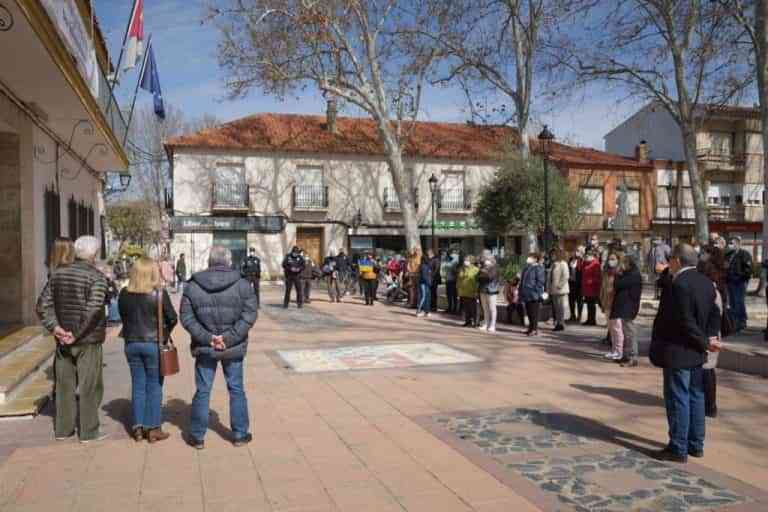 Argamasilla de Alba se concentra en solidaridad y apoyo al pueblo ucraniano