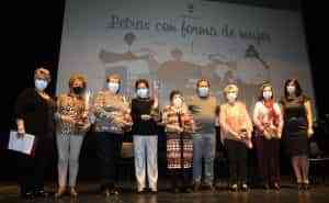 Entregaron “Rosa Eterna” a 6 de las mujeres más veteranas del programa municipal EBA de Puertollano