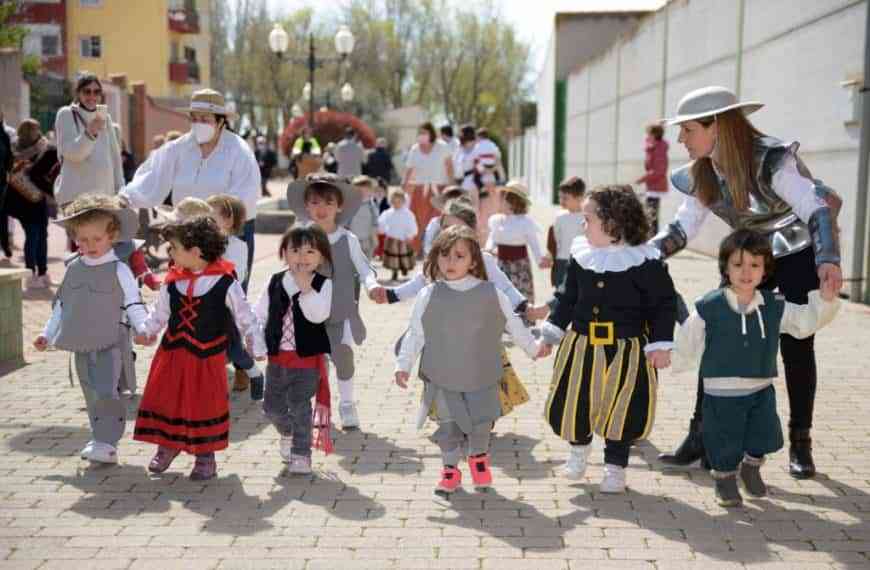La Escuela Infantil Alba fomenta la tradición quijotesca entre los más pequeños de la localidad