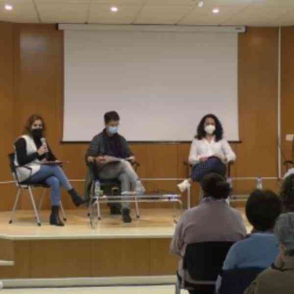 XXXI jornadas de sensibilización de Cáritas Interparroquial en la biblioteca de Manzanares