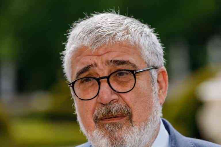 El Juicio Literario de Argamasilla encausará al presidente del Real Instituto Elcano con Barreda como abogado defensor