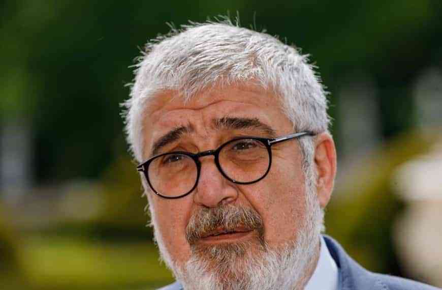 El Juicio Literario de Argamasilla encausará al presidente del Real Instituto Elcano con Barreda como abogado defensor