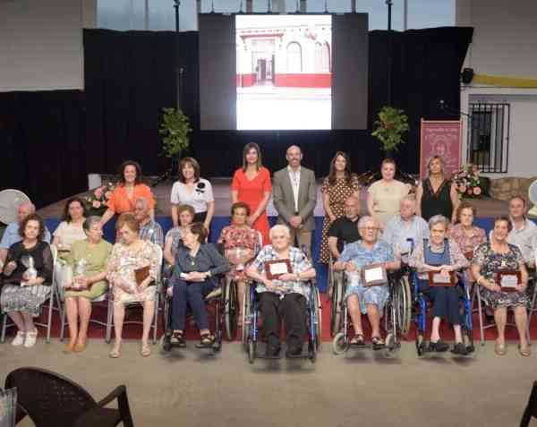 Reivindicación del valor de las personas mayores y su contribución a la sociedad en el homenaje a los mayores de Argamasilla de Alba