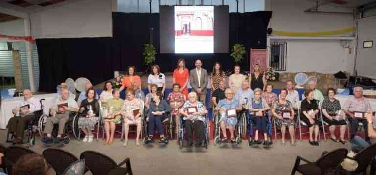 Reivindicación del valor de las personas mayores y su contribución a la sociedad en el homenaje a los mayores de Argamasilla de Alba