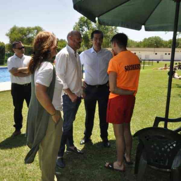 Inició el verano en la piscina municipal de Argamasilla de Alba renovada y mucho más sostenible con la ayuda de la Diputación