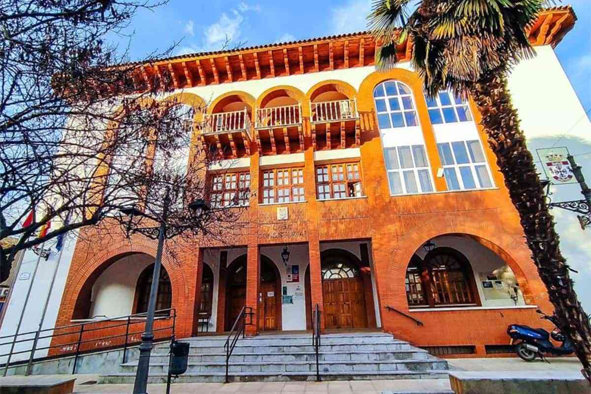 Argamasilla de Calatrava decreta tres días de luto por la muerte de tres de sus vecinos en el tiroteo 1 Argamasilla de Calatrava decreta tres dias de luto por la - Argamasilla de Calatrava decreta tres días de luto por la muerte de tres de sus vecinos en el tiroteo