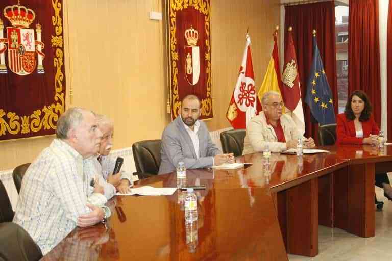 La ‘I Charla-Coloquio El trenillo de la Calzá’, celebrada en Argamasilla de Calatrava, puso en valor el pasado, presente y futuro del histórico recorrido ferroviario