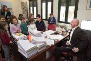 Los centros educativos de Argamasilla de Alba inician una ronda de visitas al Ayuntamiento
