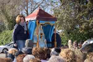 Numerosos fieles de Argamasilla de Alba se reúnen para despedir a la Virgen de Peñarroya en el traslado a su santuario