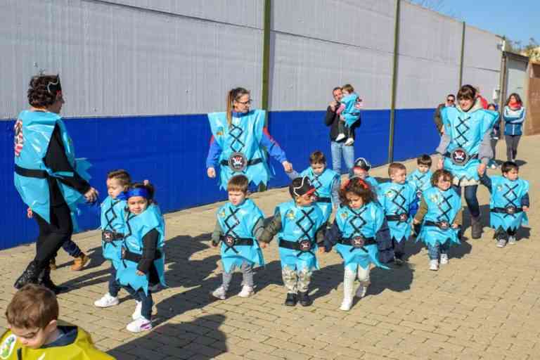 Los niños de la Escuela Infantil Alba se convirtieron en auténticos piratas en su desfile de carnaval