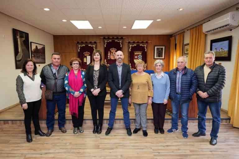 La nueva junta directiva del Centro de Día de Mayores de Argamasilla de Alba firma su constitución