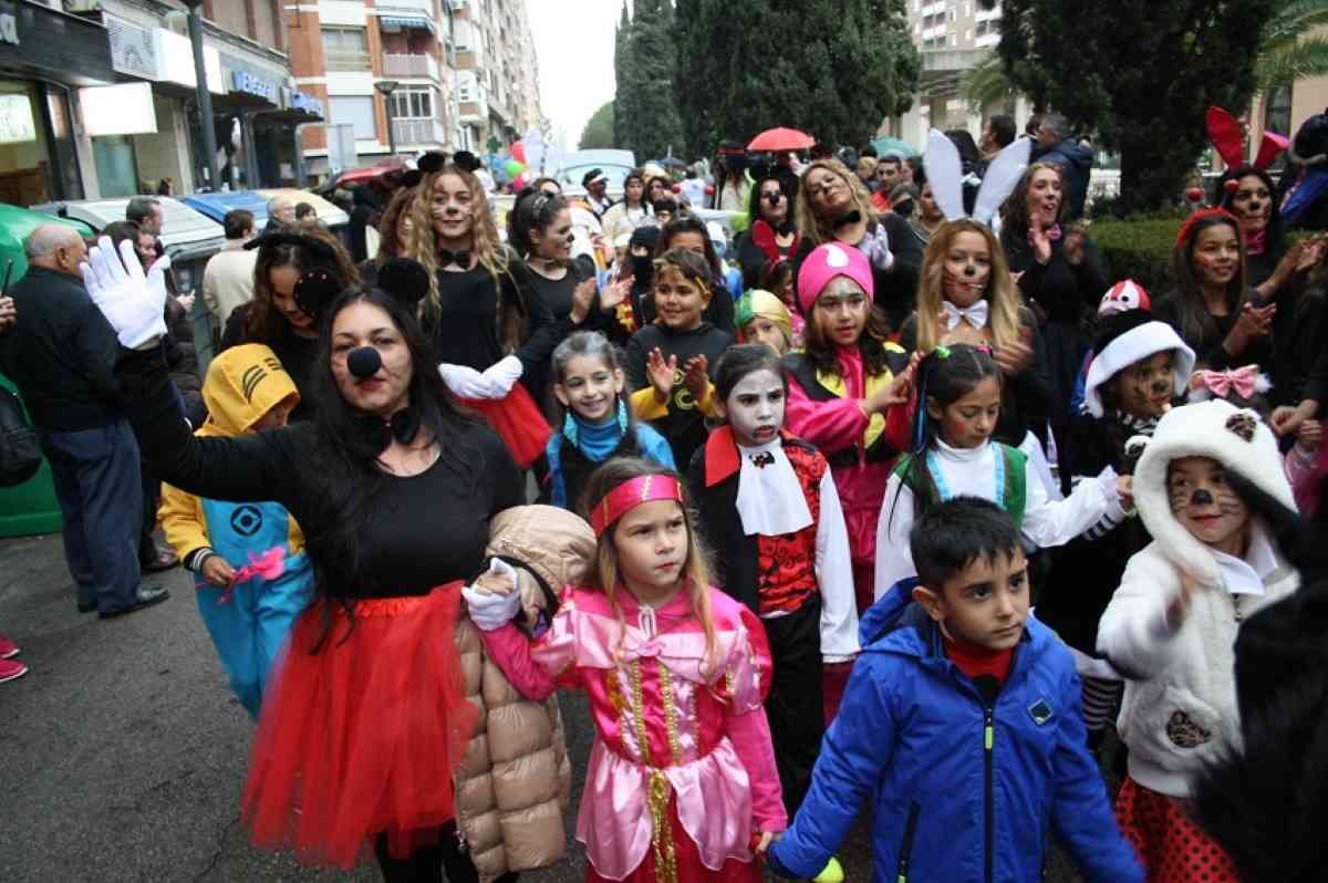 Mañana 25 de febrero será el gran desfile de Carnaval de Puertollano a las 17 horas con participación de 1.200 personas 1 desfile del carnaval de puertollano 2023 - Mañana 25 de febrero será el gran desfile de Carnaval de Puertollano a las 17 horas con participación de 1.200 personas