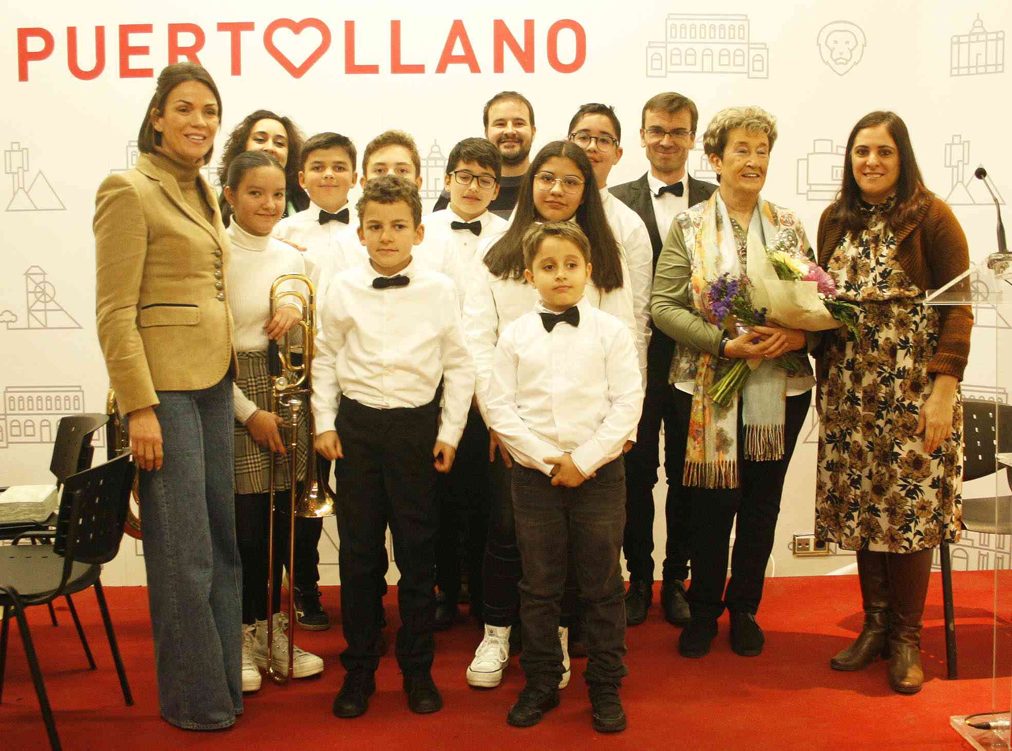 Éxito en el encuentro poético musical entre la poeta valdepeñera Teresa Sánchez Laguna y el aula de Tuba y Bombardino del conservatorio de Puertollano 1 participantes del encuentro poetico musical celebrado en Puertollano - Éxito en el encuentro poético musical entre la poeta valdepeñera Teresa Sánchez Laguna y el aula de Tuba y Bombardino del conservatorio de Puertollano
