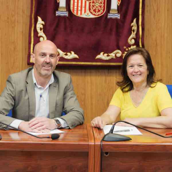 El alcalde se reúne con la nueva presidenta de Brazos Abiertos