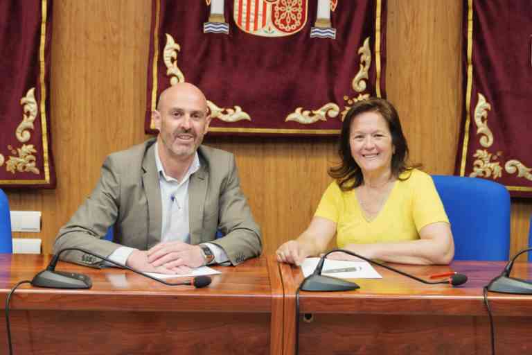 El alcalde se reúne con la nueva presidenta de Brazos Abiertos