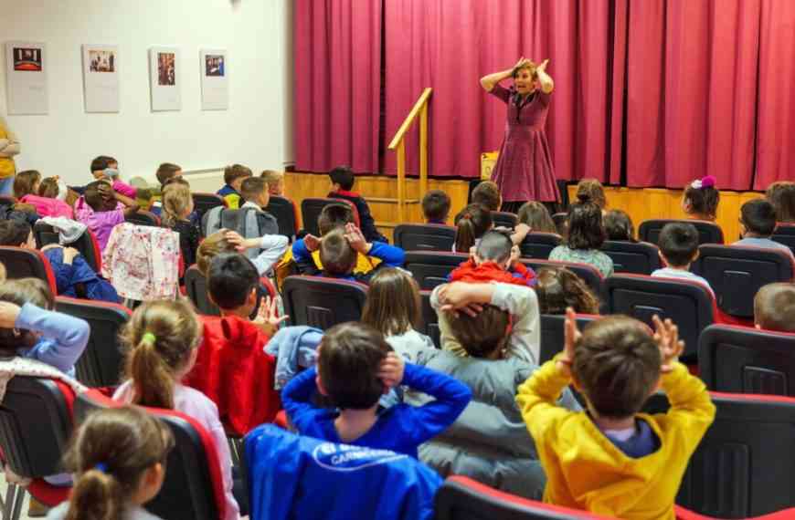 La Biblioteca Municipal Cervantes de Argamasilla de Alba impulsa el amor por la lectura con cuentacuentos para niños