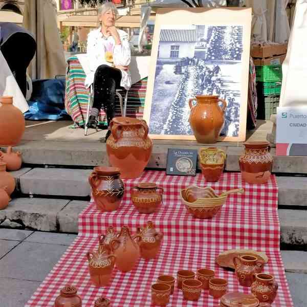 El ‘Alfar Arias’ de Puertollano participa en la XII ‘Feria de Alfarería Tradicional Villa de Avilés’ en el marco de las Fiestas del Bollo 2023