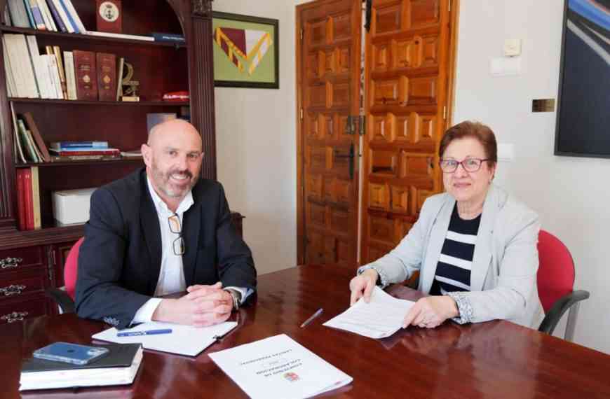 Firmado un convenio de Colaboración para la atención a familias desfavorecidas en Argamasilla de Alba