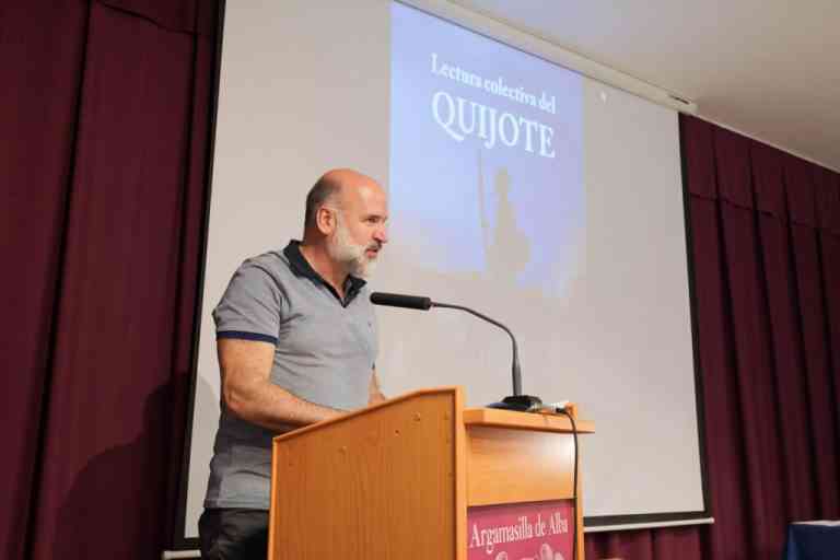 La Lectura Colectiva del Quijote en Argamasilla de Alba reúne a más de 300 participantes La Lectura Colectiva del Quijote en Argamasilla de Alba reúne a más de 300 participantes