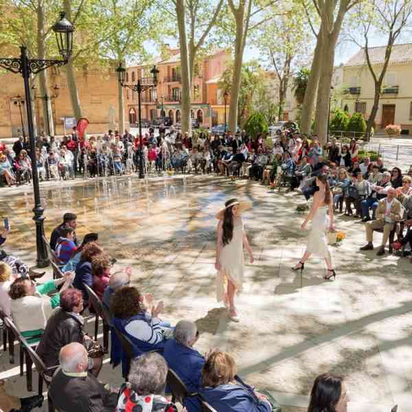 Un maridaje único entre moda y vino en Argamasilla de Alba gracias a ‘La Cultura del Vino’