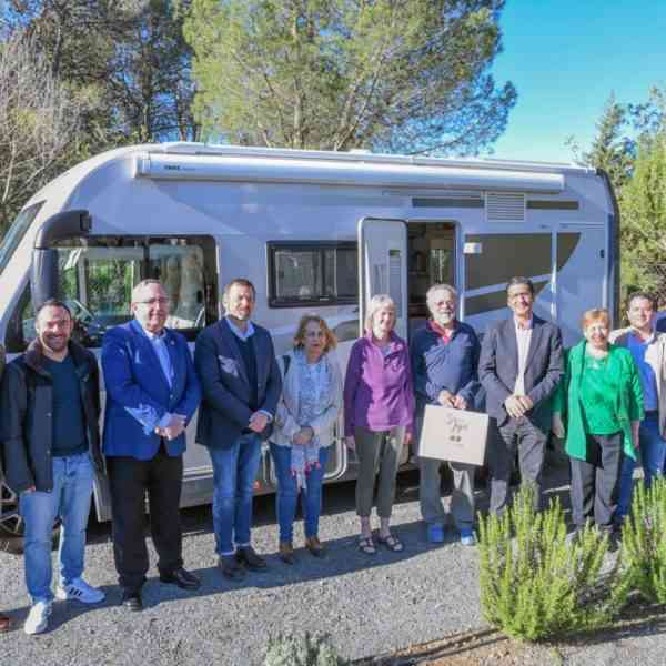 La red de autocaravanas registro el usuario número 10.000: una pareja de británicos que visita España por segunda ocasión
