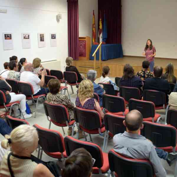 La Casa de Medrano acoge la proyección y un coloquio sobre el documental ‘Viaje a alguna parte’