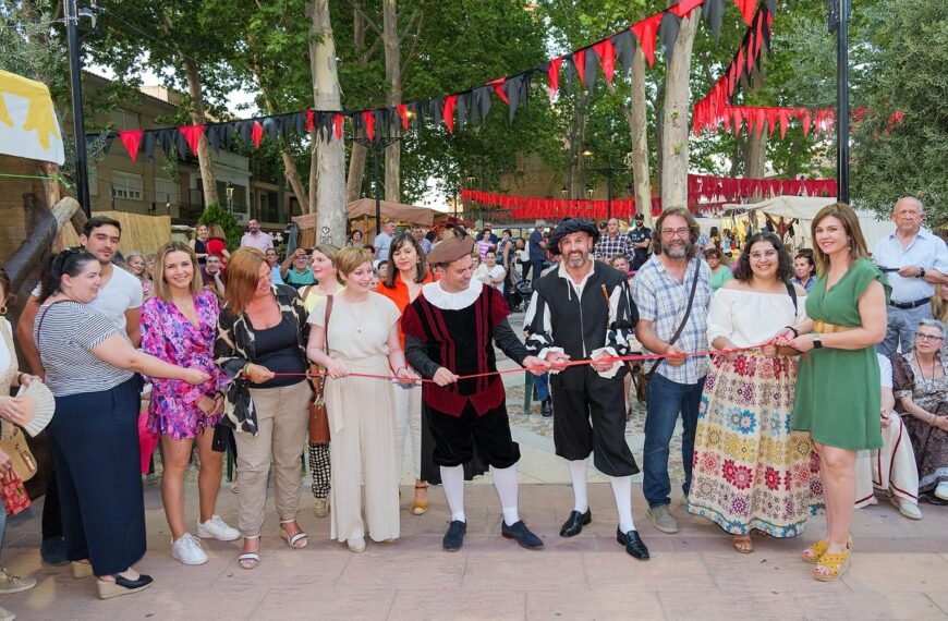 Inaugurado el Mercadillo Cervantino en Argamasilla de Alba, un viaje en el tiempo al siglo de Cervantes
