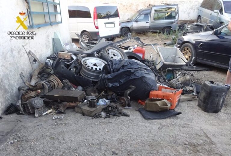 La Guardia Civil desmantela dos talleres mecánicos clandestinos en Argamasilla de Alba