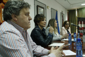 Librería Delfos rinde homenaje al valdepeñero Francisco Nieva