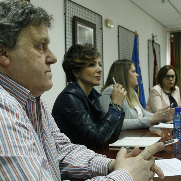 Librería Delfos rinde homenaje al valdepeñero Francisco Nieva