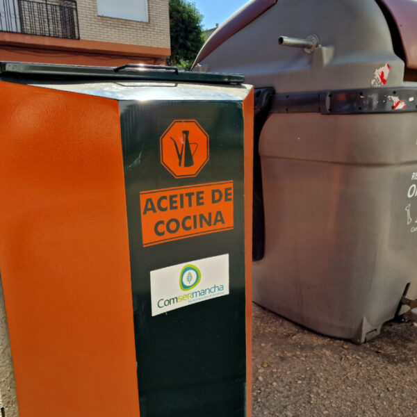 La Concejalía de Medioambiente anima a utilizar los nuevos contenedores de recogida de aceite vegetal usado