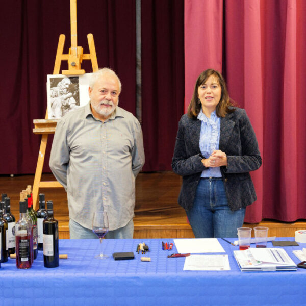 Argamasilla de Alba celebra el Día Mundial del Enoturismo con una clase magistral de pintura con vino