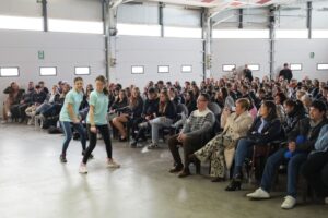 El IES Vicente Cano celebra una jornada de talento y arte con ‘Micros Abiertos’