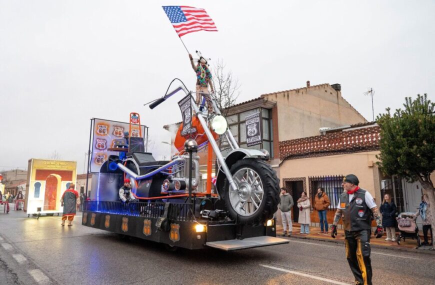 Argamasilla de Alba vive un Carnaval de ensueño con su Gran Desfile de Comparsas