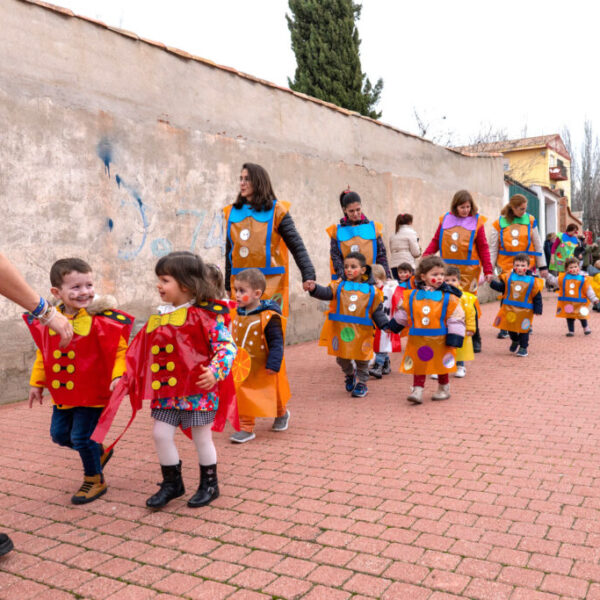La Escuela Infantil Municipal Alba celebra el Carnaval con un desfile inspirado en ‘El Circo’