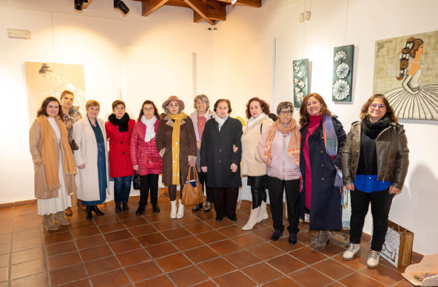 La Asociación de Amas de Casa de Argamasilla de Alba muestra el talento de sus socias en una exposición en la Casa de Medrano